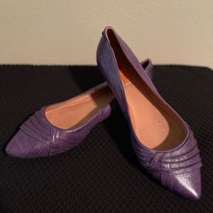Pointed ballet flats